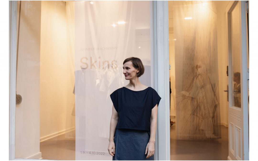 “Skins” Kollektion in einer Rauminstallation in der BDA Galerie Berlin